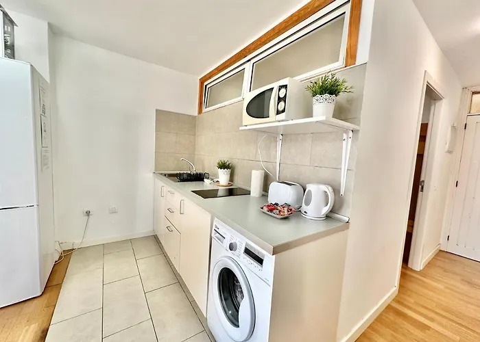 Torres De Yomely - M1b * Playa de las Américas